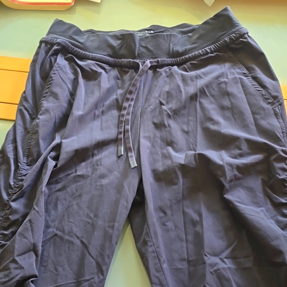 Athleta plum joggers